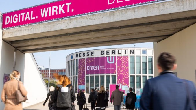 Eingang zur Fachmesse DMEA auf dem Berliner Messegelände