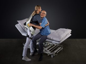 Das aktive Exoskelett „Apogee+“ ist eine Weltneuheit und soll künftig Pflegekräfte bei ihrer Arbeit entlasten. (Foto: German Bionic)